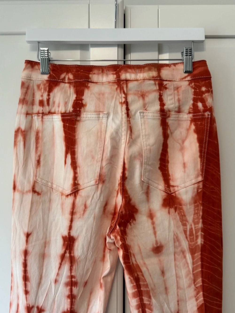 Free People We The Free Just Float Flare Jeans‎ Tie-Dye Red Orange Boho Sz:28 - Picture 8 of 8